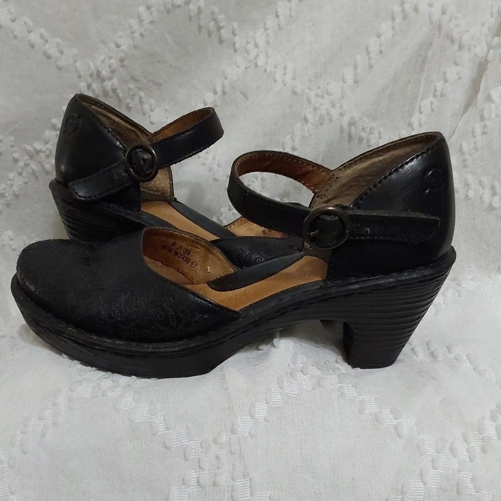 Born Black Leather Embossed Floral Mary Jane Heels W3336 Size 8 US 39 EU